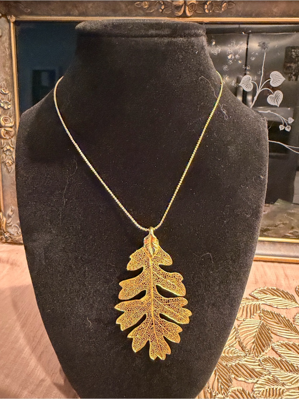 Gold Leaf Pendant Necklace - Elegant Women's Jewelry